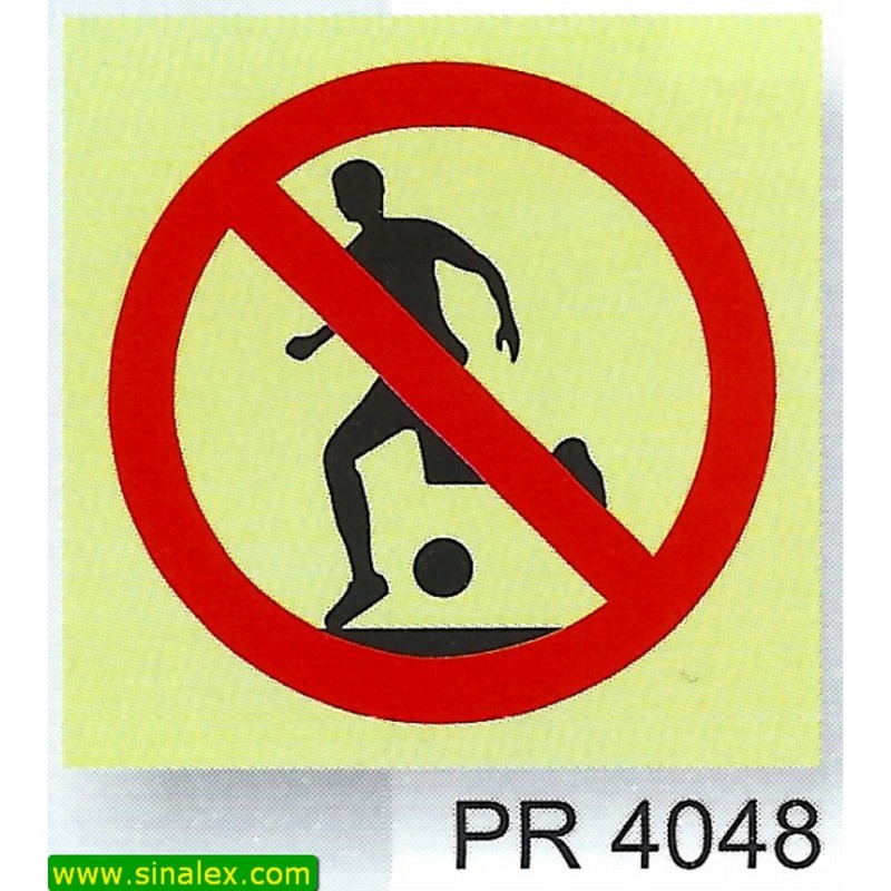 Jogar bola na rua é proibido pela Lei de Trânsito? - Jogar futebol